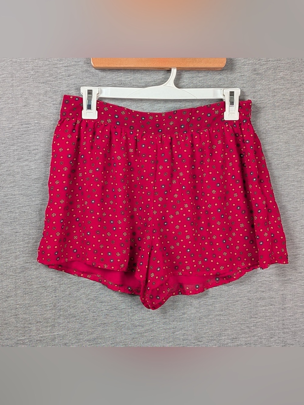 G:21 Red Flowy Shorts- missing belt - Picture 2 of 8